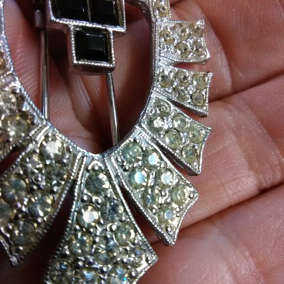 Kenneth Lane fur clip all rhinestones present - Picture 8 of 10